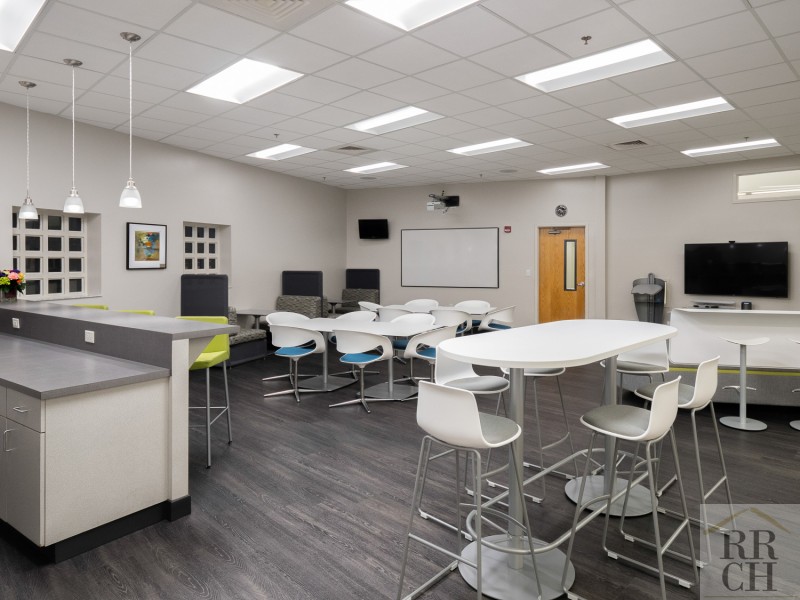 WEB_Commercial_Breakroom__1_-383-800-650-90-wm-right_bottom-30-watermarklogojpg