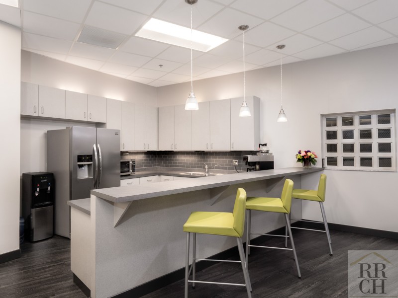 WEB_Commercial_Breakroom__2_-384-800-650-90-wm-right_bottom-30-watermarklogojpg