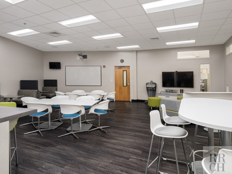 WEB_Commercial_Breakroom__4_-386-800-650-90-wm-right_bottom-30-watermarklogojpg