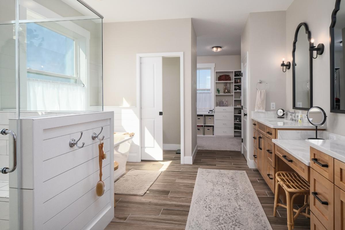 Master Bathroom 2 -1